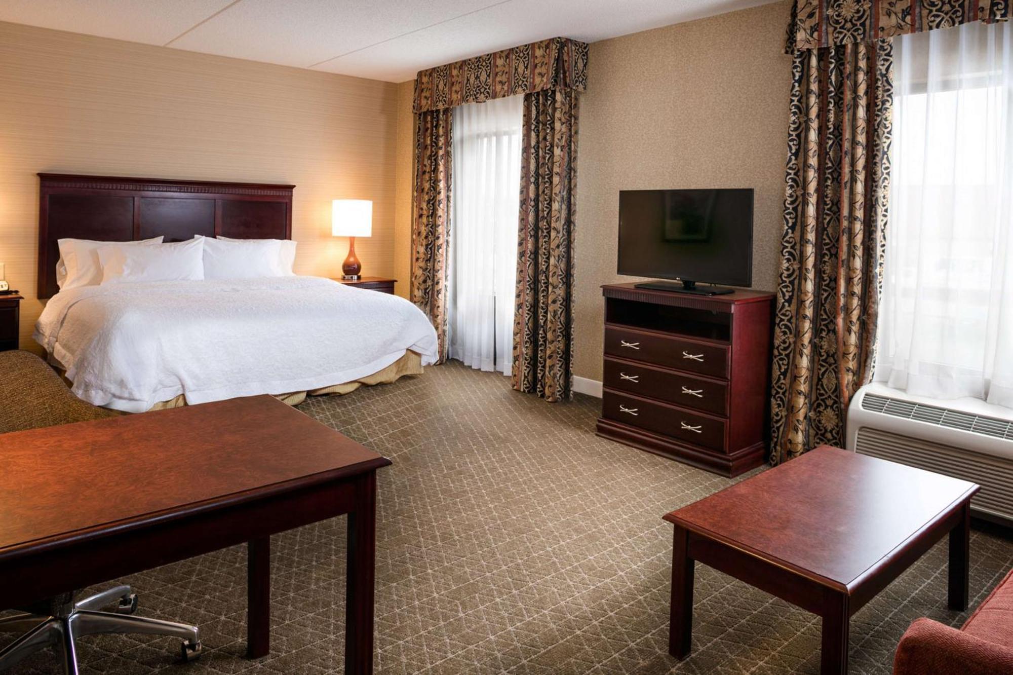 Hampton Inn & Suites Toledo-Perrysburg Rossford Exterior photo
